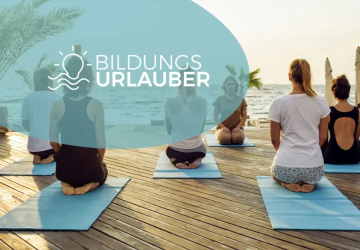 Lehrer aus NRW genießen einen Bildungsurlaub mit Yoga am Meer.