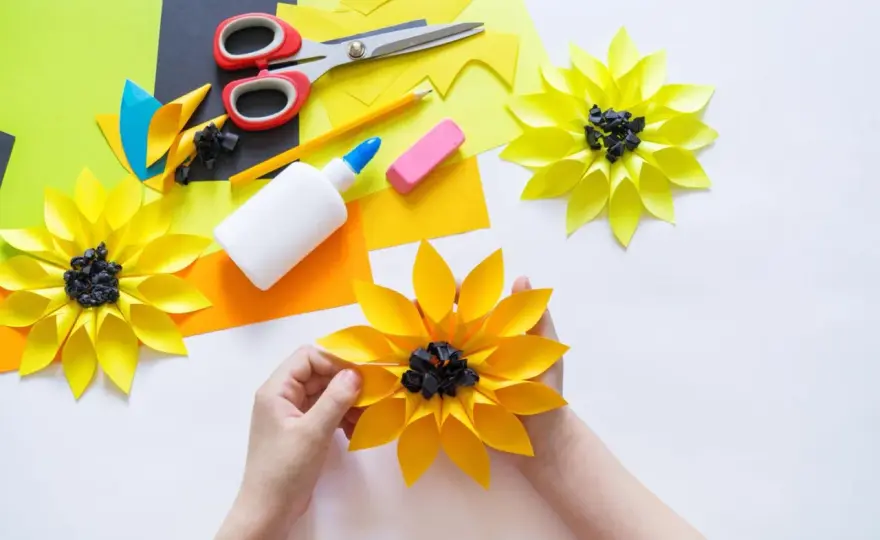 Blumen basteln mit Kindern - Einfache Ideen & Anleitungen
